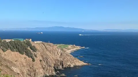 Ceuta bajo cielos despejados / Archivo