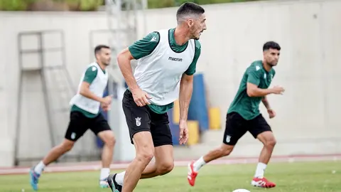 Bodiger, en su primer entrenamiento con la AD Ceuta FC