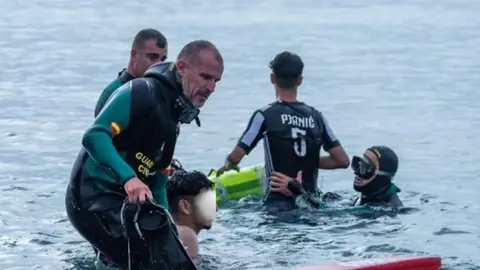 Miembros del GEAS durante un rescate / AUGC