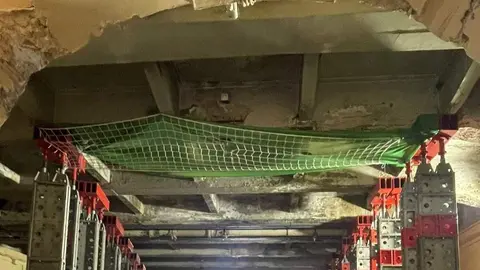  Mercado Central de Abastos, pilares met&aacute;licos que sostienen su estructura / Archivo 