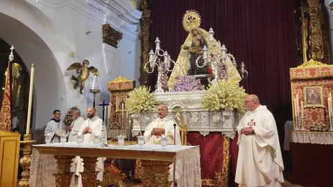 Ofrenda floral a la Virgen de &Aacute;frica