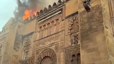 INCENDIO EN LA MEZQUITA DE CORDOBA