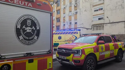 Incendio en una vivienda de Zurr&oacute;n / Rafa B&aacute;ez