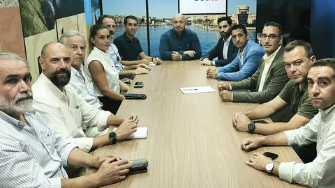 Reuni&oacute;n con las navieras