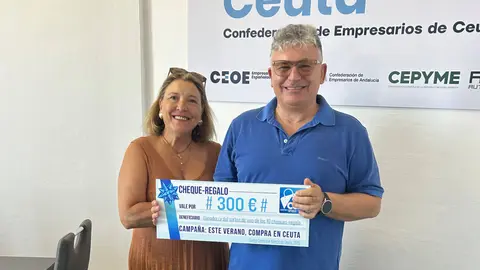 Dos de los ganadores del cheque regalo / Cedida