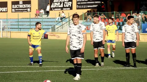 Penalti lanzado por Jarrobi en el Ceuta 6 de Junio - Orihuela 