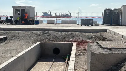 Tendido cable el&eacute;ctrico / Alma Palomino