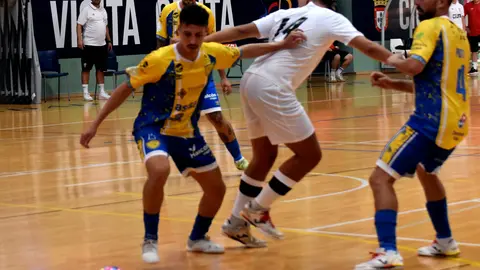 Encuentro de primera ronda de Copa del Rey de f&uacute;tbol sala entre el &Aacute;ngulo CF y el Virgili C&aacute;diz. Foto: Rafa B&aacute;ez
