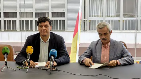 El secretario general de la C&aacute;mara de Comercio junto al director provincial del SEPE / Laura Ortiz