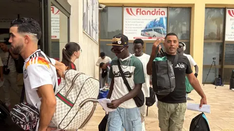 Residentes del CETI en el Puerto / Alma Palomino