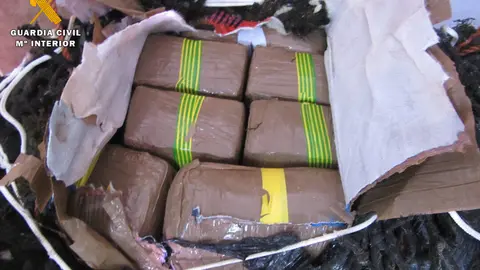 M&aacute;s de 100 kilos de hach&iacute;s incautados / Guardia Civil