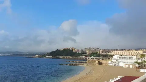 Nubes sobre el horizonte / Archivo