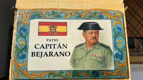 Homenaje al capit&aacute;n Bejarano. Foto: Mohamed Ettouileb