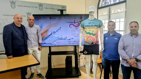 Presentaci&oacute;n oficial de la Copa de Europa de Triatl&oacute;n. Foto: Rafa B&aacute;ez