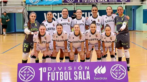 Encuentro ente la AD Ceuta FC femenina y Les Corts celebrado en el Guillermo Molina