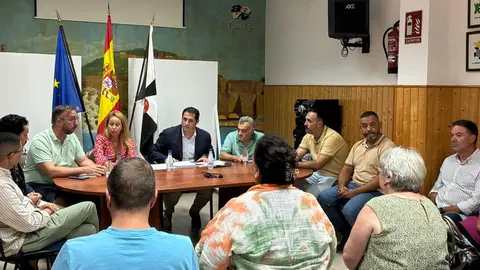 Reuni&oacute;n Ciudad con  asociaciones vecinales que conforman el&nbsp;Distrito 3