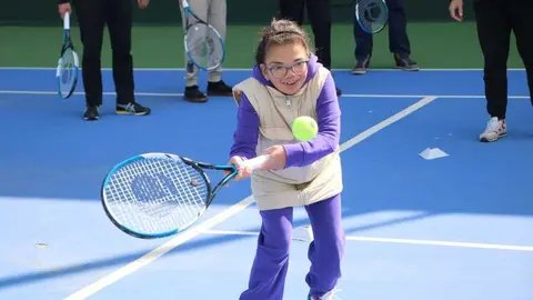  Escuela de tenis para usuarios de 'Plena Inclusi&oacute;n' / Archivo 