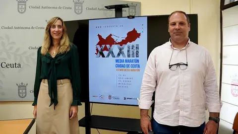 Sergio Aguilera junto a Araceli Garc&iacute;a en la presentaci&oacute;n de la prueba 
