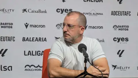 Jos&eacute; Juan Romero, entrenador de la AD Ceuta FC