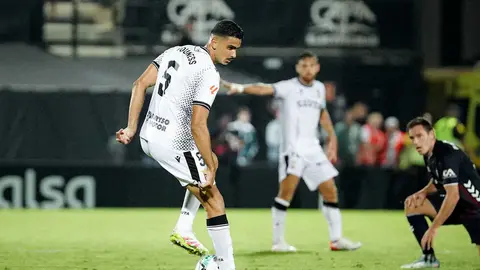 Younes, futbolista de la AD Ceuta FC. Foto: Zaki