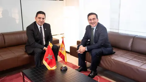 El ministro de Asuntos Exteriores espa&ntilde;ol junto a su hom&oacute;logo marroqu&iacute; en Par&iacute;s / Ministerio de Asuntos Extriores