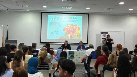 XX Jornadas de Salud Mental organizadas por ACEFEP / Alma Palomino
