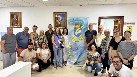 Un grupo de usuarios de ADEN visita las Instalaciones de la Biblioteca Militar