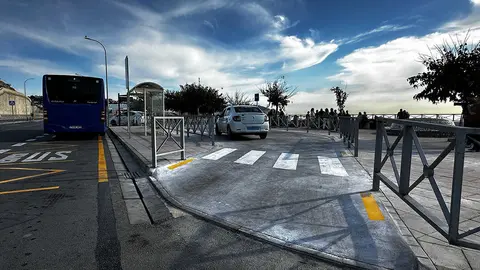 Nueva parada de taxis en la frontera / Mohamed Ettouileb