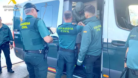 Prisi&oacute;n sin fianza para los once detenidos en la operaci&oacute;n de la Guardia Civil contra el tr&aacute;fico de personas