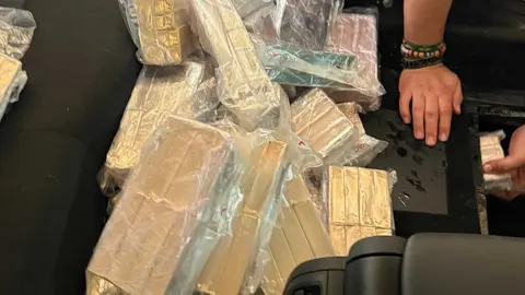 Resina de hach&iacute;s aprehendida por la Guardia Civil
