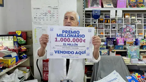Ceuta tiene un nuevo millonario_ un boleto del 'Euromill&oacute;n', premiado en Gran V&iacute;a. Foto: Laura Ortiz