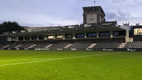 El Alfonso Murube vac&iacute;o tras la suspensi&oacute;n del AD Ceuta FC - UD Almer&iacute;a. Foto: Rafa B&aacute;ez.
