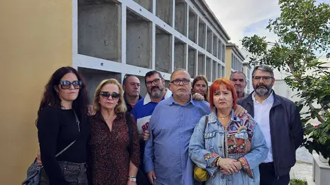 Entrega de flores por el aniversario del fallecimiento de Juan Carlos P&eacute;rez