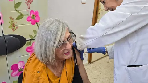 Equipo de Salud P&uacute;blica, en el Centro del Mayor de Cruz Roja