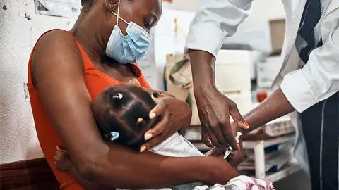 VACUNACI&Oacute;N &Aacute;FRICA 2