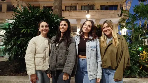 Marta, Claudia, Paula y Marta , estudiantes de enfermer&iacute;a