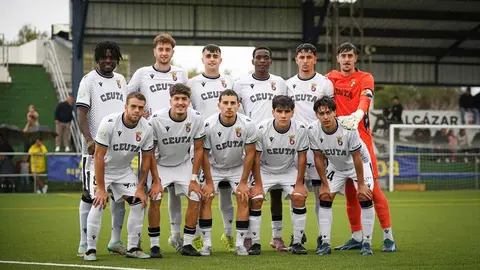 Jugadores posando antes del Conil - Ceuta B.