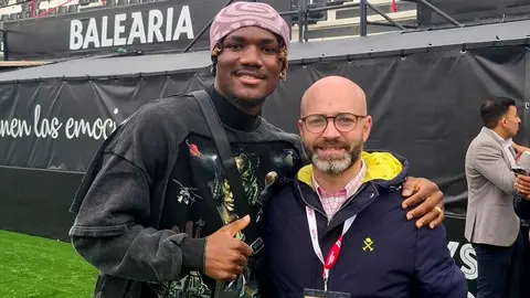 Uche junto a Javier Vereda
