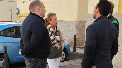 VOX alerta sobre el deterioro de los edificios en la barriada de Zurr&oacute;n