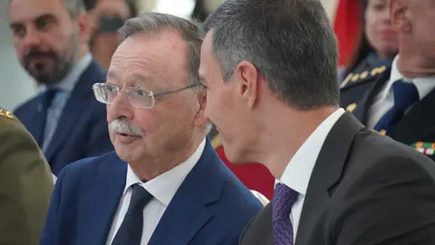 Juan Vivas junto a Pedro S&aacute;nchez en el acto de presentaci&oacute;n de la Estaci&oacute;n Mar&iacute;tima / E. Z&aacute;rate - Ciudad Aut&oacute;noma