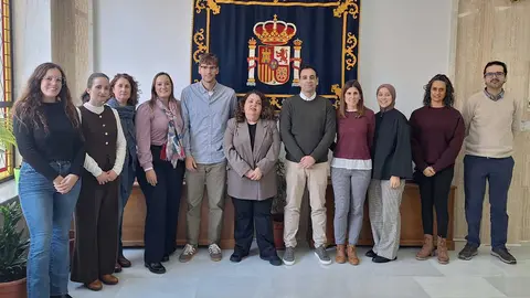 Cristina P&eacute;rez junto a los 10 nuevos funcionarios de carrera&nbsp;que se incorporan a la&nbsp;Administraci&oacute;n General del Estado