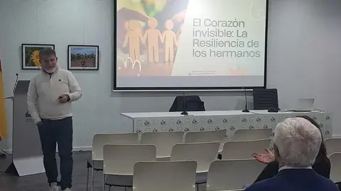 &lsquo;El coraz&oacute;n invisible: la resiliencia de los hermanos&rsquo;, charla del Colegio de la Psicolog&iacute;a