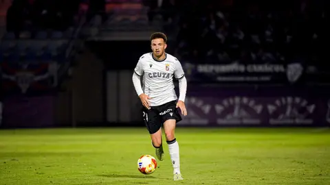 Yago Cantero durante el encuentro entre el CD Guadalajara y la AD Ceuta FC de Copa del Rey