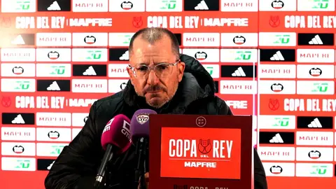 Jos&eacute; Juan Romero en la sala de prensa del Pedro Escart&iacute;n 