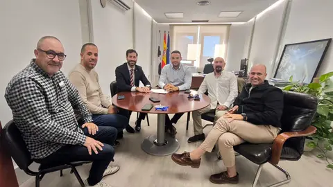 REUNI&Oacute;N TAXIS