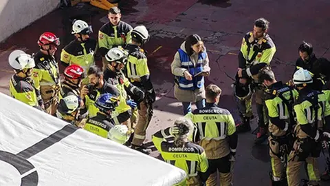 Bomberos en una formaci&oacute;n especializada en intervenci&oacute;n en crisis suicida