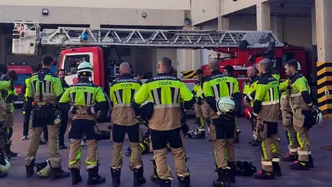 Bomberos en una formaci&oacute;n especializada en intervenci&oacute;n en crisis suicida