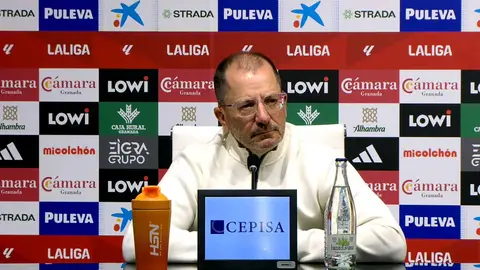 Jos&eacute; Juan Romero en la sala de prensa del Nuevo Los C&aacute;rmenes 