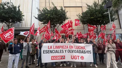 La limpieza de Ceuta exige subidas salariales: sindicatos denuncian una oferta &lsquo;indigna&rsquo; de la patronal / Alma Palomino