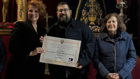 La Flagelaci&oacute;n respalda a ACEFEP con 1.600 euros / Alma Palomino
